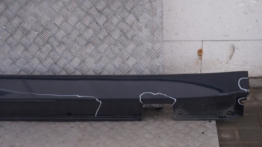 Nakładka listwa na próg prawy do BMW E60 LCI o numerze 0422465 BMW E60 LCI Nakładka listwa na próg prawy - SKU 0422465-MB - Numer Części 0422465