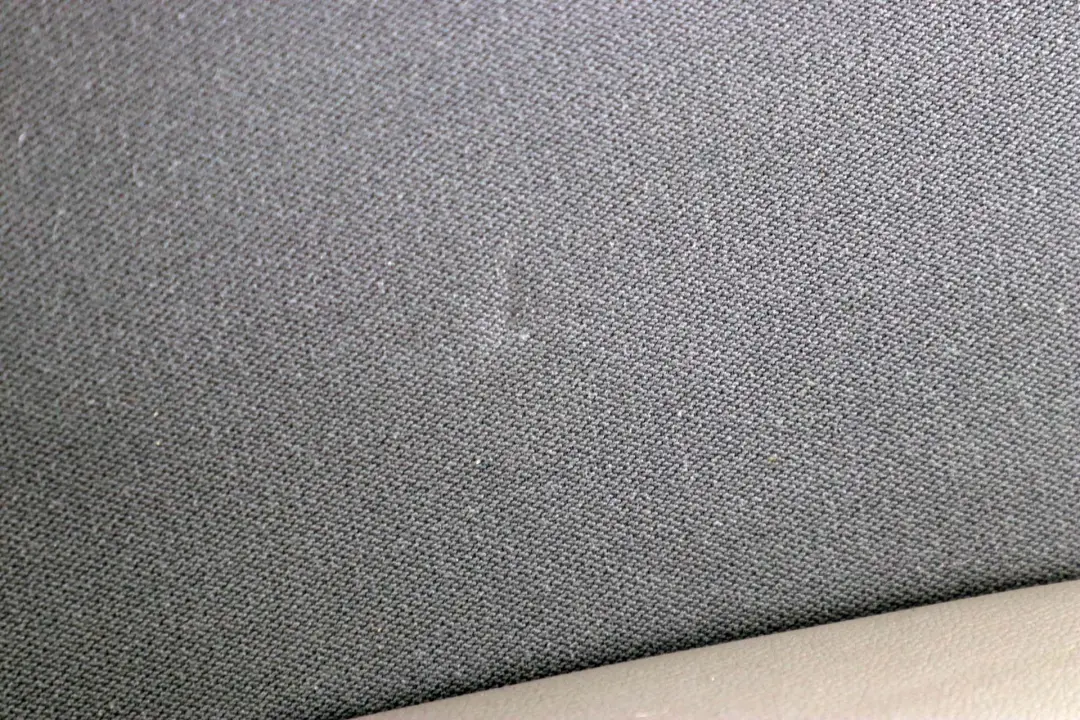 Pannello Porta Posteriore Destra Pelle Dakota Grigio 7217582 per BMW E90 con numero di parte 9152362 BMW E90 Pannello Porta Posteriore Destra Pelle Dakota Grigio 7217582 - SKU 9152362 - Numero di parte 9152362