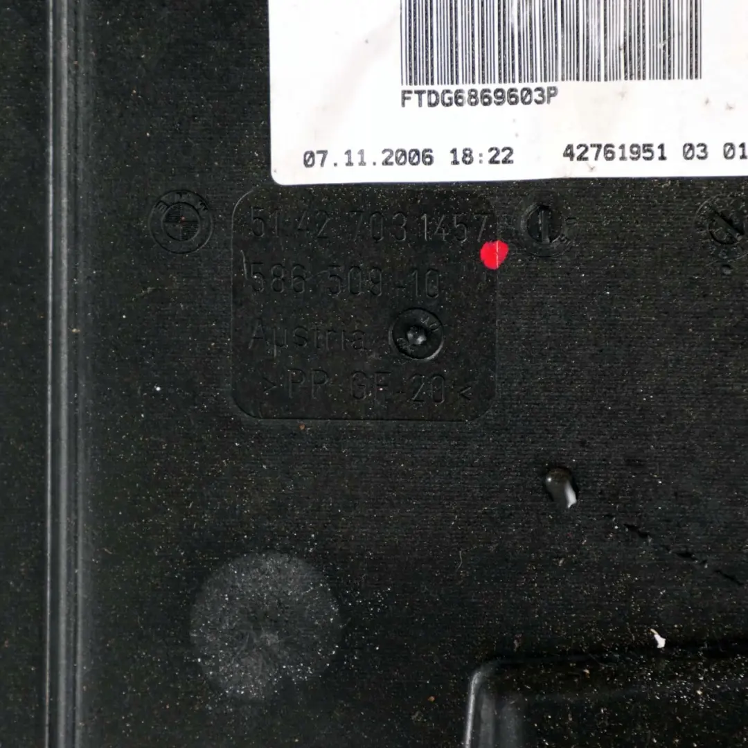 Tür Hinten Links Träger Verkleidung 5142 für BMW 7 er E66 mit Teilenummer 7181069 BMW 7 er E66 Tür Hinten Links Träger Verkleidung 5142 - SKU 7181069 - Teilenummer 7181069