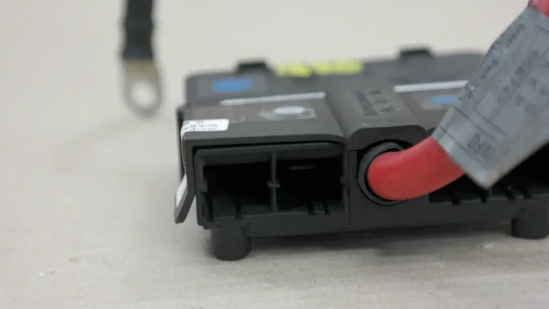 Verteiler B+ Multisicherung für BMW Mini Cooper One R55 R56 mit Teilenummer 9136726 BMW Mini Cooper One R55 R56 Verteiler B+ Multisicherung - SKU 9136726 - Teilenummer 9136726