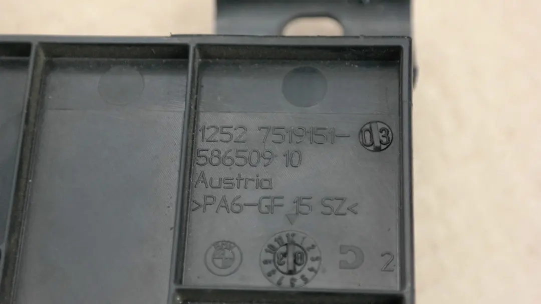 BMW E60 e61 e63 Soporte De cableado del motor - SKU 7519151 - Número de pieza 12527519151