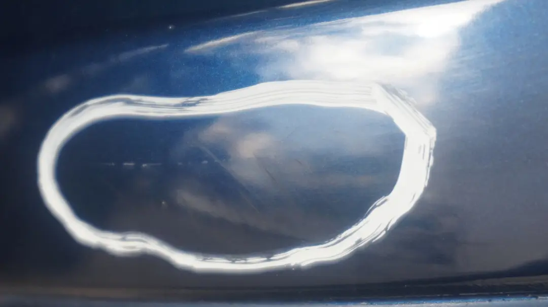 Panel parachoques trasero Tiefseeblau Deep Sea Blue A76 para BMW E81 E87 LCI con número de pieza 35911 BMW E81 E87 LCI Panel parachoques trasero Tiefseeblau Deep Sea Blue A76 - SKU 0035911-DSB1 - Número de pieza 35911