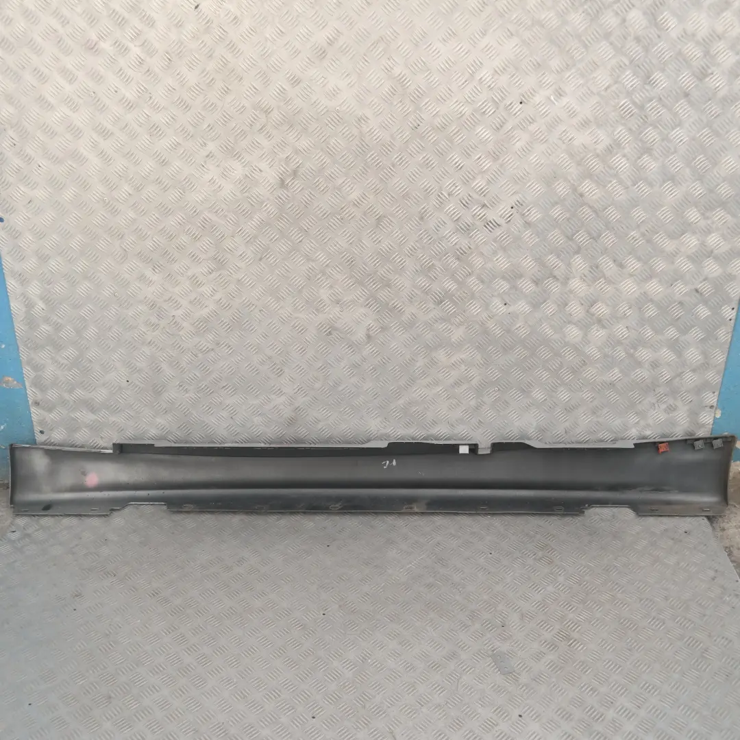 Schwellerleiste Blende Schweller rechts Titansilber Sliber für BMW 1 er 15 E87 mit Teilenummer 32948 BMW 1 er 15 E87 Schwellerleiste Blende Schweller rechts Titansilber Sliber - SKU 0032948-TS15 - Teilenummer 32948