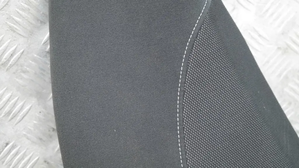 Boczek kanapy oparcia prawy BMW e87 do o numerze 6968812 Boczek kanapy oparcia prawy BMW e87 - SKU 6968812-1 - Numer Części 6968812