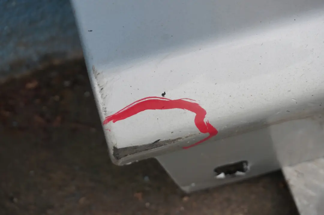 listwa nakładka próg lewa titansilber 354 do BMW E90 o numerze 32951 BMW E90 listwa nakładka próg lewa titansilber 354 - SKU 0032951-TS8 - Numer Części 32951