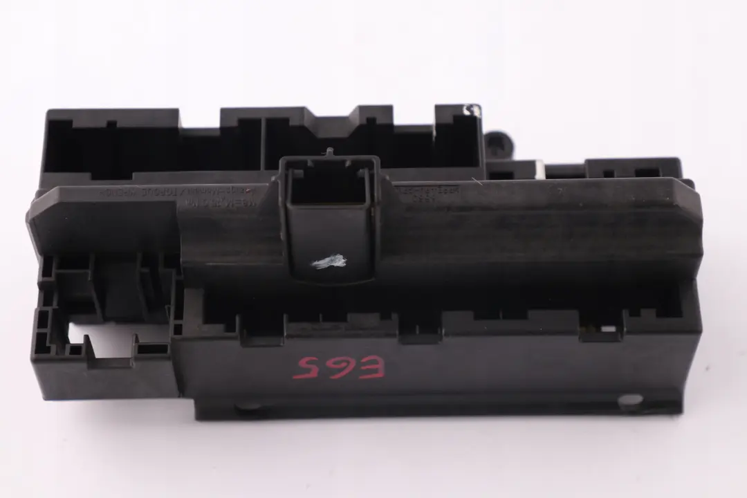 Fuse Board Power Distribution Box para BMW E65 E66 con número de pieza 6900582 BMW E65 E66 Fuse Board Power Distribution Box - SKU 6900582 - Número de pieza 6900582