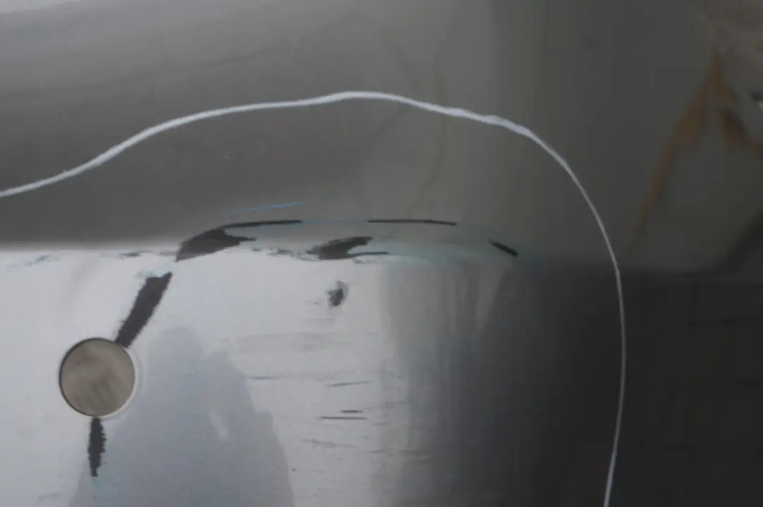 Zderzak tylny tył pdc silbergrau A08 do BMW E60 o numerze 0149318 BMW E60 Zderzak tylny tył pdc silbergrau A08 - SKU 0149318-SBG1 - Numer Części 0149318