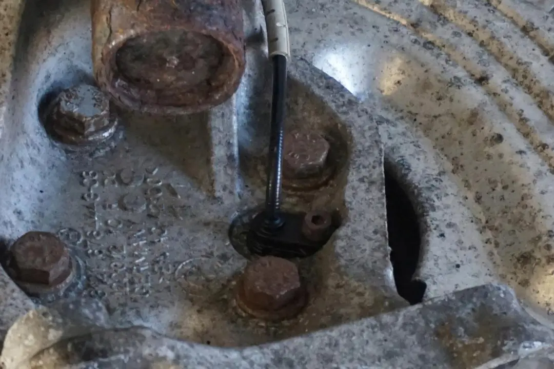 N53 Frente Izquierda Primavera Strut Pierna Suspension Hub para BMW E92 325i con número de pieza 6785589 BMW E92 325i N53 Frente Izquierda Primavera Strut Pierna Suspension Hub - SKU 6785589-2 - Número de pieza 6785589