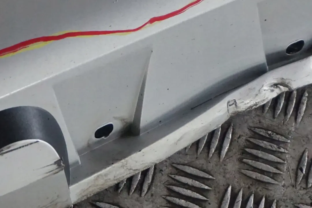 Nakładka próg lewy titansilber do BMW E63 E64 o numerze 0304947 BMW E63 E64 Nakładka próg lewy titansilber - SKU 0304947-TS - Numer Części 0304947