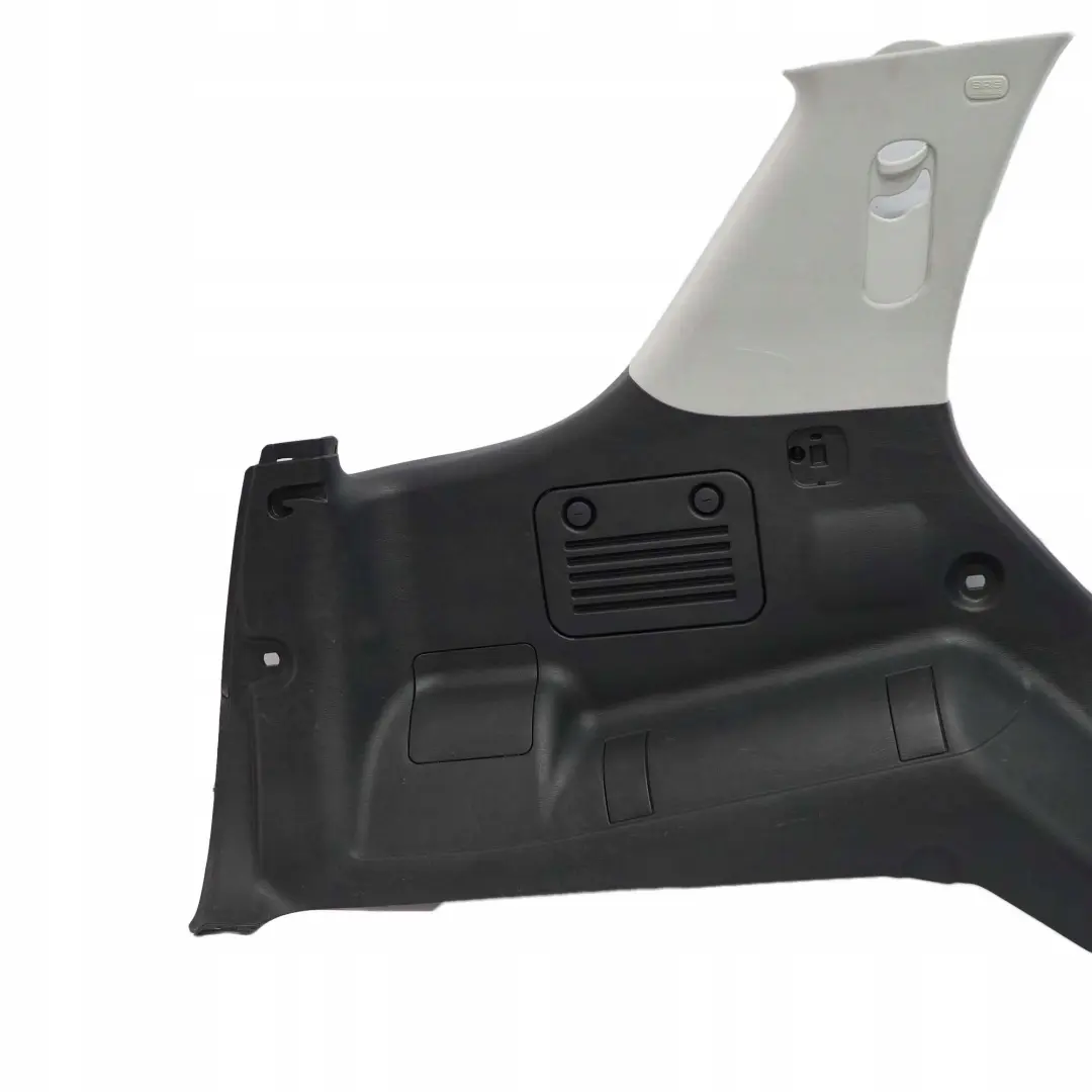 Tapicerka boczek bagażnika lewy do MERCEDES ML W163 o numerze A1636901753 MERCEDES ML W163 Tapicerka boczek bagażnika lewy - SKU A1636901753 - Numer Części A1636901753