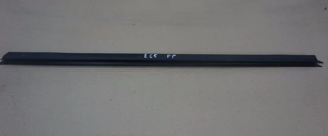 Schachtabdeckung Innen Rechts für BMW 7 er E65 E66 mit Teilenummer 7044144 BMW 7 er E65 E66 Schachtabdeckung Innen Rechts - SKU 7044144 - Teilenummer 7044144