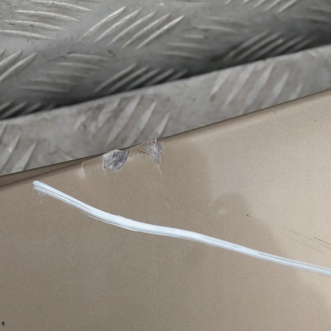 Listello Portiera Apertura Gonna SX Sonora Metallizzato per BMW E87 con numero di parte 51770032949 BMW E87 Listello Portiera Apertura Gonna SX Sonora Metallizzato - SKU 0032949-SON2 - Numero di parte 51770032949