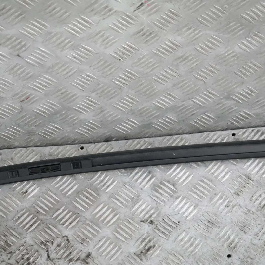 Moulure de Toit Droite Rail de Gouttiere Gris Amethyste pour BMW E60 à propos du numéro de pièce 7070196 BMW E60 Moulure de Toit Droite Rail de Gouttiere Gris Amethyste - SKU 0031142-AG - Numéro de pièce 7070196