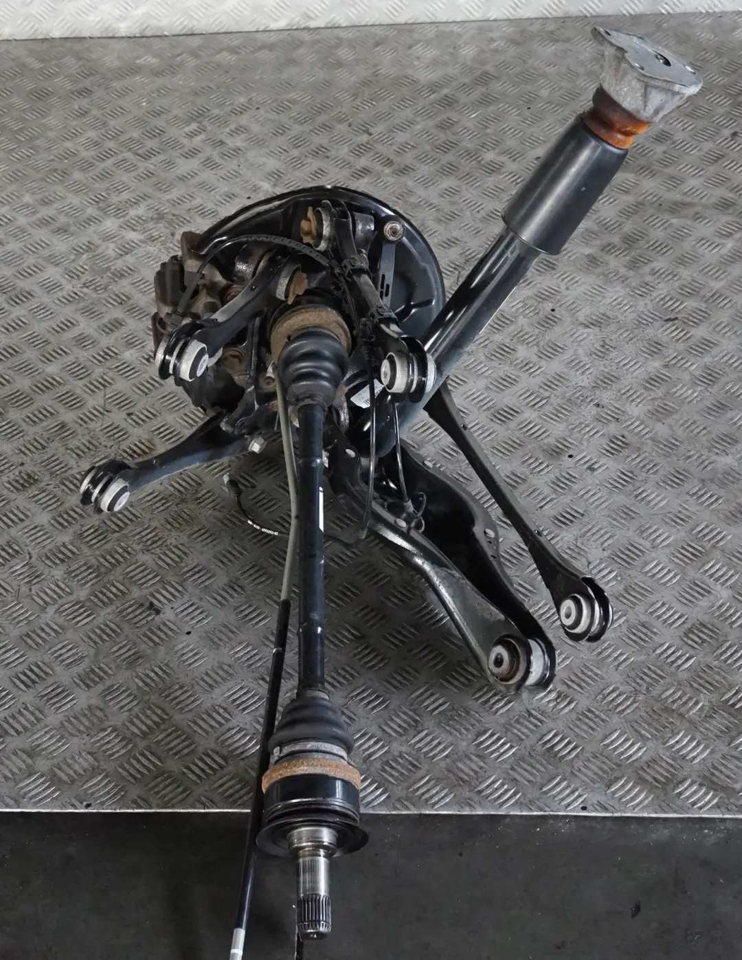 Right O/S Leg Spring Strut Hub Caliper to BMW 1 Series F20 116d ed Rear with Part number 6873724 BMW 1 Series F20 116d ed Rear Right O/S Leg Spring Strut Hub Caliper - SKU 6873724-1 - Part number 6873724