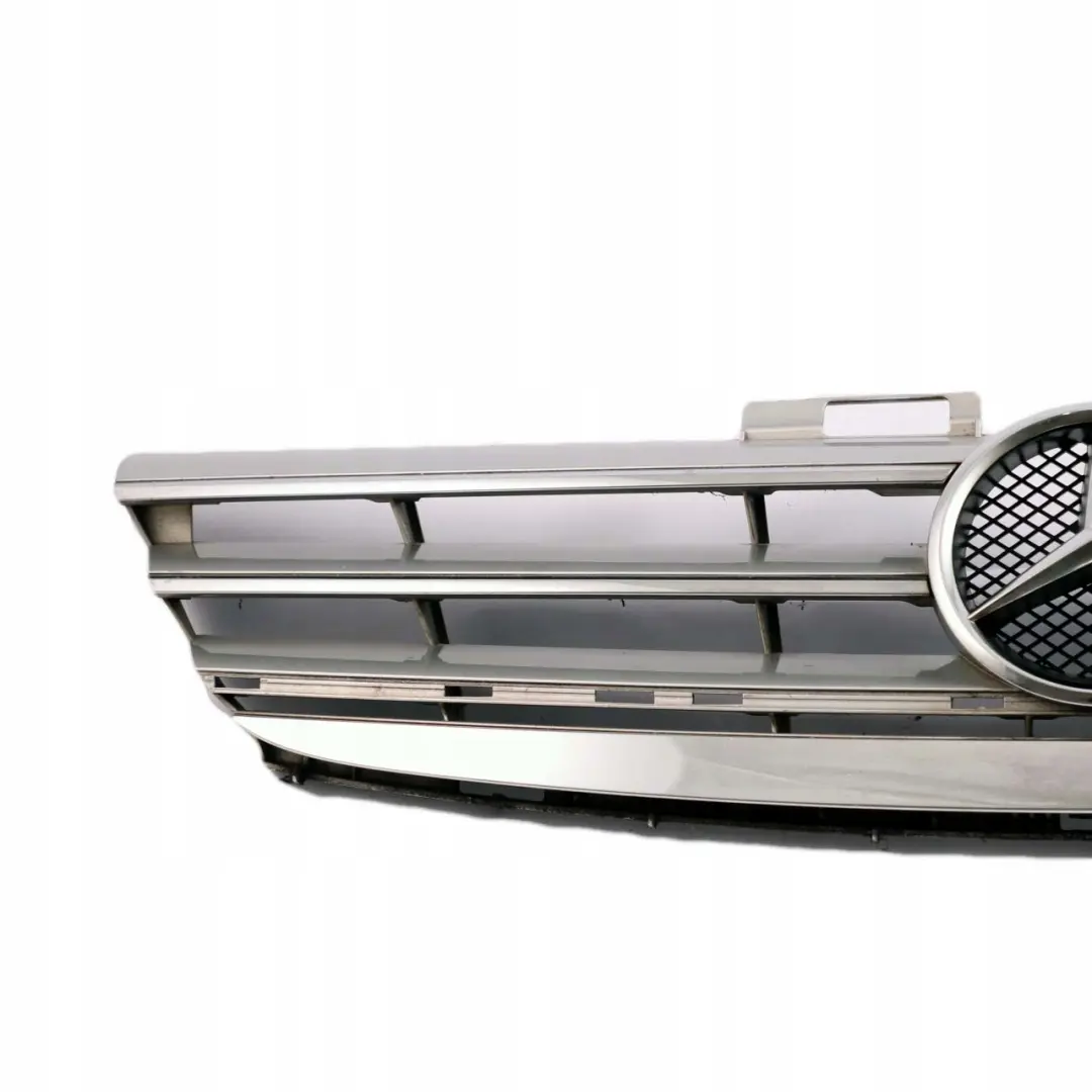 Mercedes-Benz A-Klasse W169 1 Kühlergrill Grill Träger Brillantsilber - 744 für mit Teilenummer A1698800583 Mercedes-Benz A-Klasse W169 1 Kühlergrill Grill Träger Brillantsilber - 744 - SKU A1698800583-BS1 - Teilenummer A1698800583