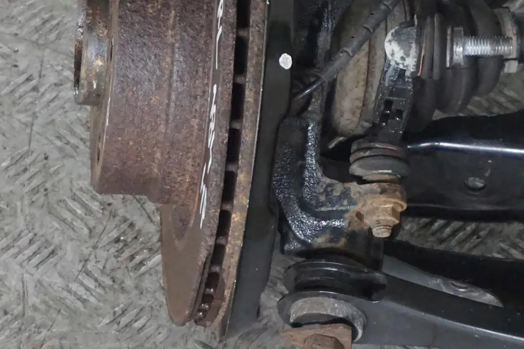 N47N 184PS Federbein Radträger Schwenklager Hinten Links für BMW 2 er F22 220d mit Teilenummer 6792515 BMW 2 er F22 220d N47N 184PS Federbein Radträger Schwenklager Hinten Links - SKU 6792515-5 - Teilenummer 6792515