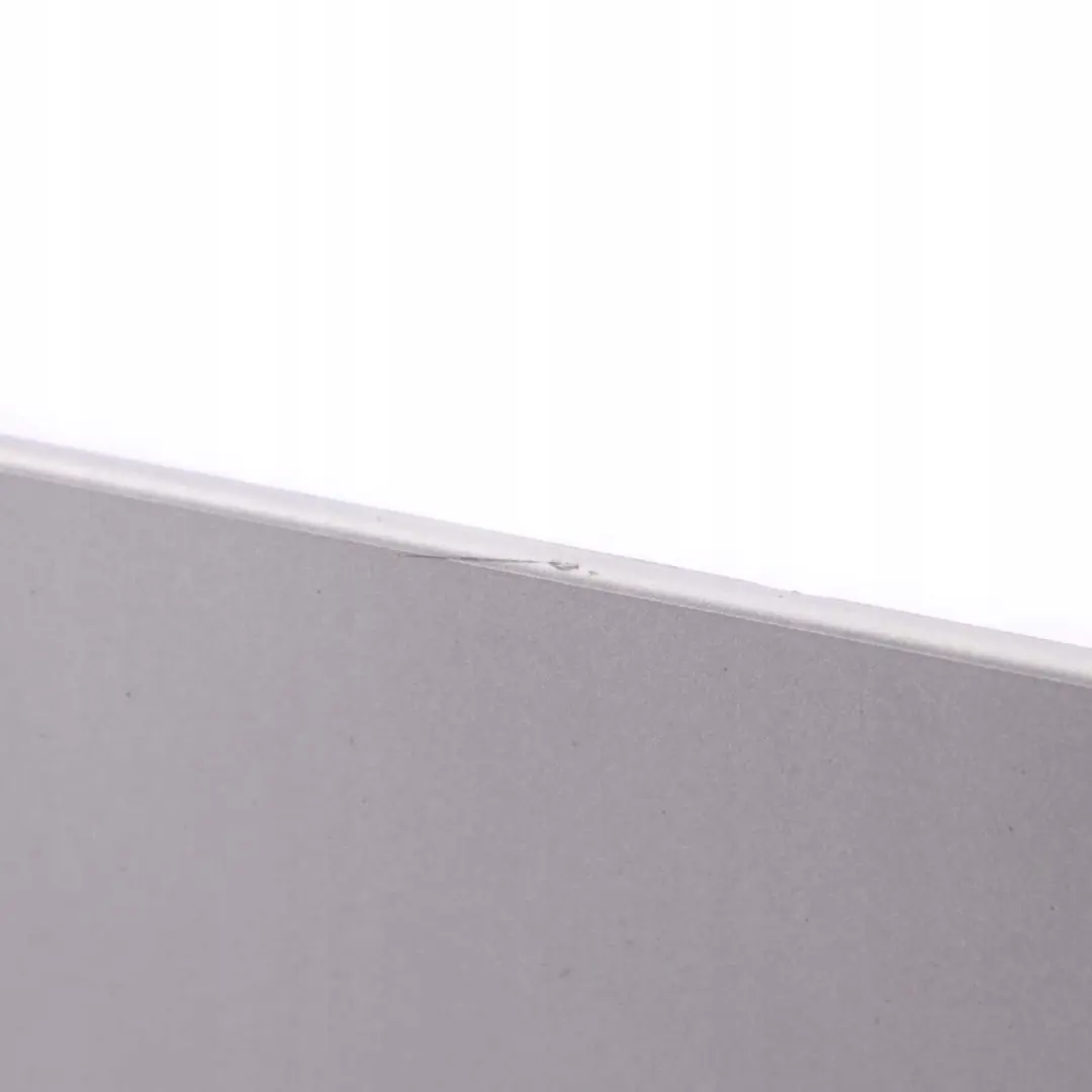 Mercedes-Benz W414 Hayon Spoiler Argent Brillant - 744 pour à propos du numéro de pièce A4148200056 Mercedes-Benz W414 Hayon Spoiler Argent Brillant - 744 - SKU A4148200056-BS - Numéro de pièce A4148200056