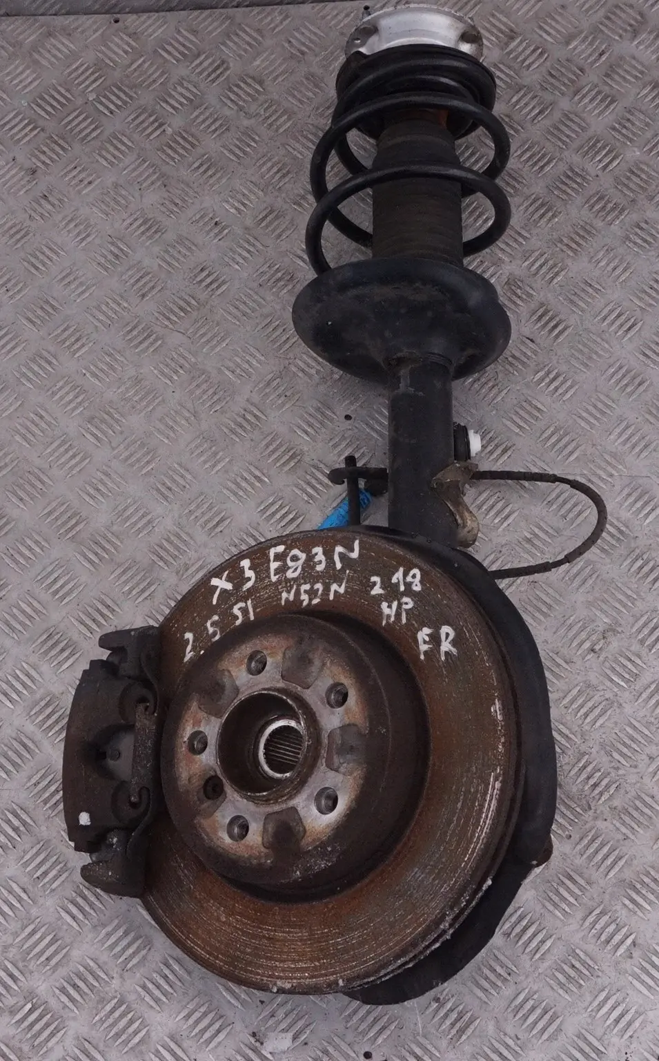 2.5si N52N Zwrotnica amortyzator do BMW E83 X3 LCI o numerze 3453522 BMW E83 X3 LCI 2.5si N52N Zwrotnica amortyzator - SKU 3453522 - Numer Części 3453522