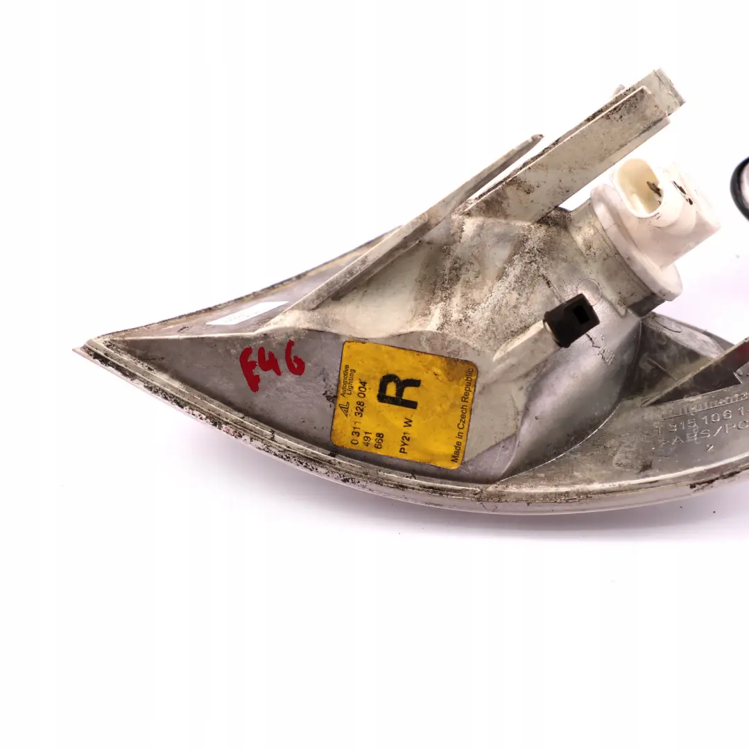 Front Right Left N/O/S Turn Indicator Lamp White Set to BMW 3 E46 Saloon Touring with Part number 6902769 BMW 3 E46 Saloon Touring Front Right Left N/O/S Turn Indicator Lamp White Set - SKU 6902769-1 - Part number 6902769