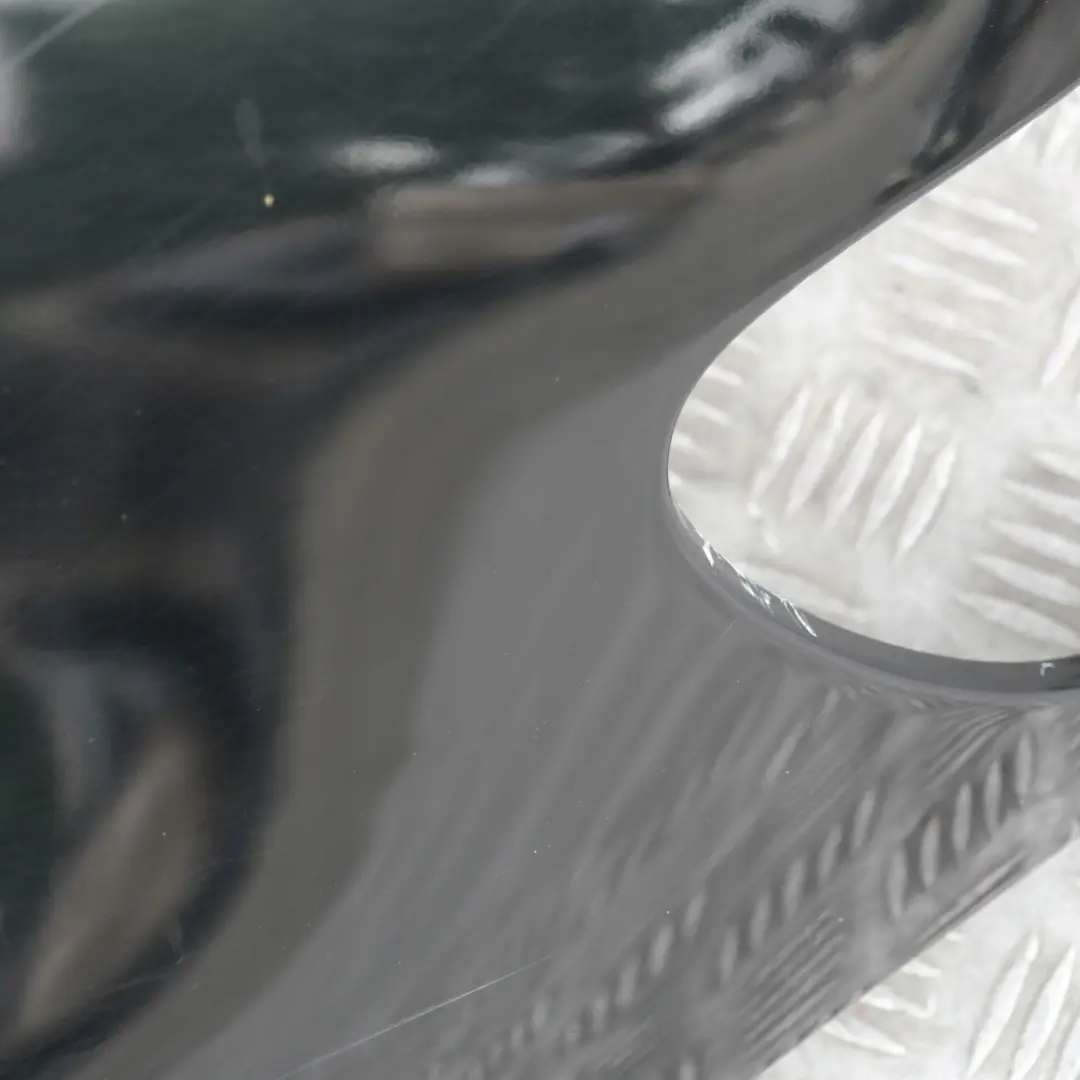 Błotnik prawy przód schwarz II 668 do BMW E53 X5 o numerze 7000386 BMW E53 X5 Błotnik prawy przód schwarz II 668 - SKU 7000386-SCH1 - Numer Części 7000386