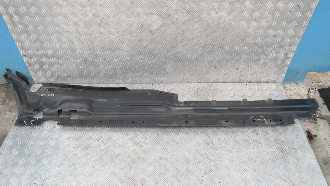 Left N/S Underbody Panelling Trim Panel Cover to BMW X5 Series E53 Rear with Part number 8402437 BMW X5 Series E53 Rear Left N/S Underbody Panelling Trim Panel Cover - SKU 8402437 - Part number 8402437