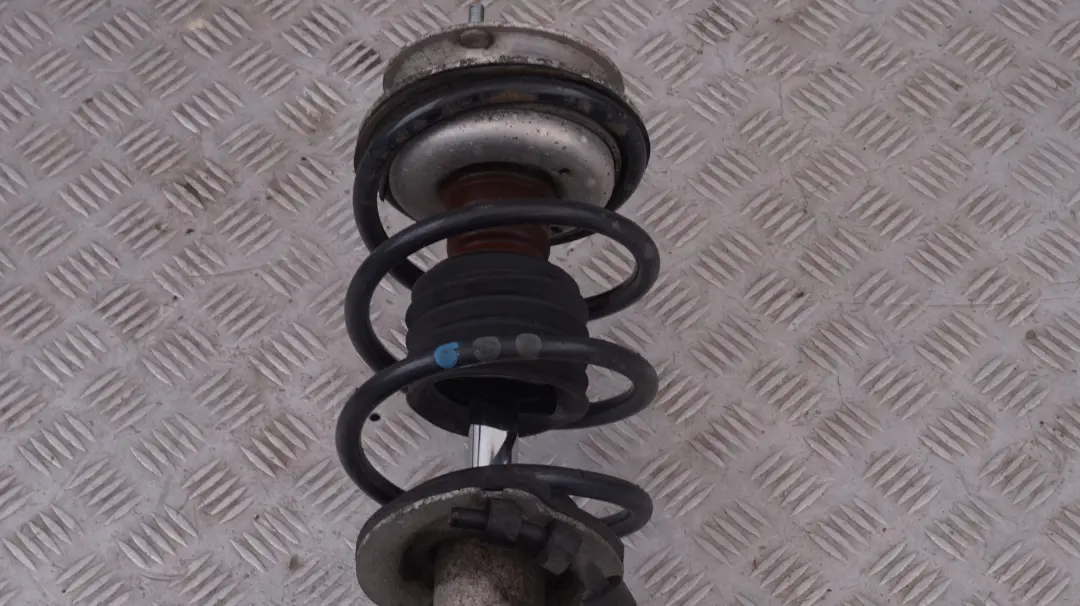 N53 Amortisseur avant Gauche Bremssattelscheibe pour BMW E60 LCI 525i à propos du numéro de pièce 6775055 BMW E60 LCI 525i N53 Amortisseur avant Gauche Bremssattelscheibe - SKU 6775055-2 - Numéro de pièce 6775055