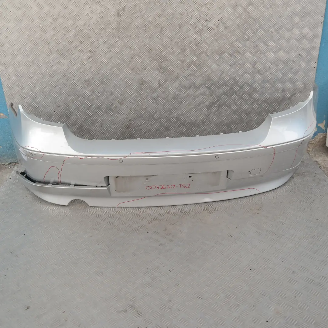 Verkleidung Stossfänger lackiert hinten PDC Titansilber 354 für BMW 1 er 2 E87 mit Teilenummer 32630 BMW 1 er 2 E87 Verkleidung Stossfänger lackiert hinten PDC Titansilber 354 - SKU 0032630-TS2 - Teilenummer 32630