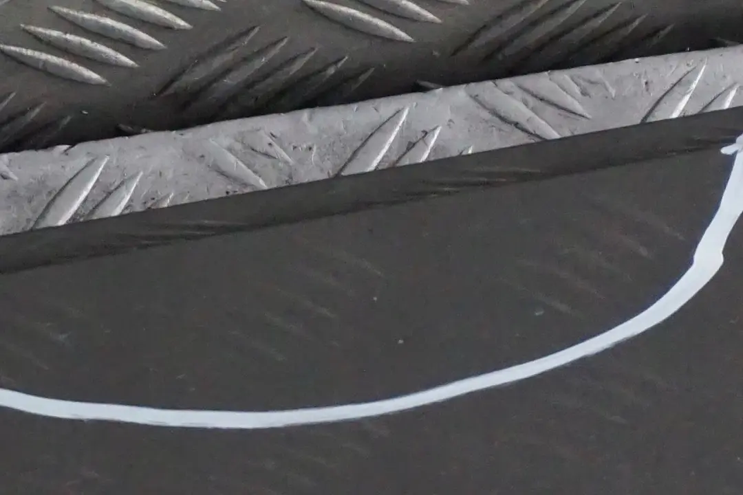 BMW E65 Listello Portiera Apertura Gonna SX Grigio Argento Grigio - 472 - SKU 0140037-STG - Numero di parte 0140037