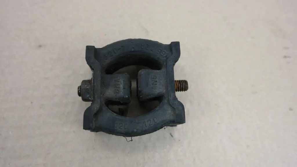 5er-Reihe E60 M5 E90 E92 M3 Verbindungsplatte Auspuffanlage Gummilager für BMW 3 mit Teilenummer 7832991 BMW 3 5er-Reihe E60 M5 E90 E92 M3 Verbindungsplatte Auspuffanlage Gummilager - SKU 7832991 - Teilenummer 7832991