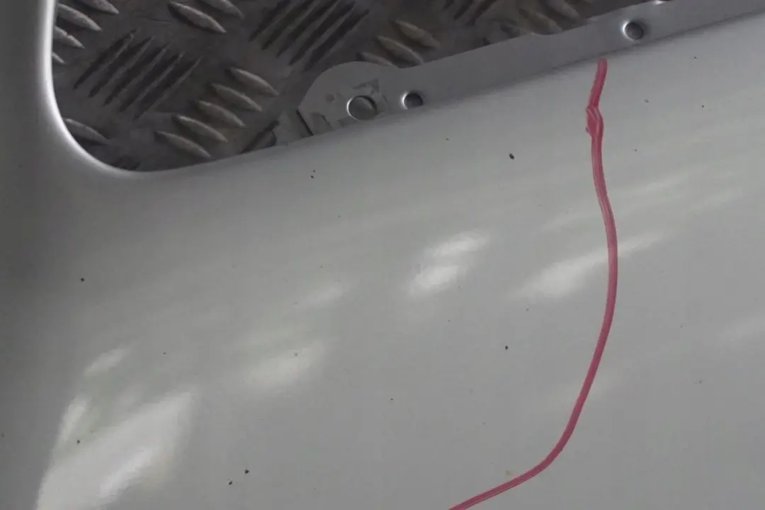 Classe A W168 Cofano Lembo Anteriore Polar Argento Metallizzato - 761 per Mercedes con numero di parte A1688800657 Mercedes Classe A W168 Cofano Lembo Anteriore Polar Argento Metallizzato - 761 - SKU A1688800657-PS - Numero di parte A1688800657