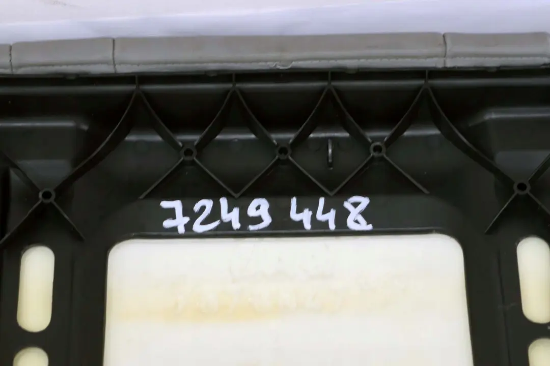 Kanapa siedzisko skóra grau do BMW E61 o numerze 7249448 BMW E61 Kanapa siedzisko skóra grau - SKU 7249448 - Numer Części 7249448