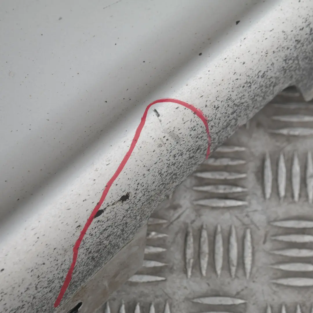 Faldón lateral derecho Titansilber Plata Metálico para BMW 13 E87 con número de pieza 32948 BMW 13 E87 Faldón lateral derecho Titansilber Plata Metálico - SKU 0032948-TS13 - Número de pieza 32948