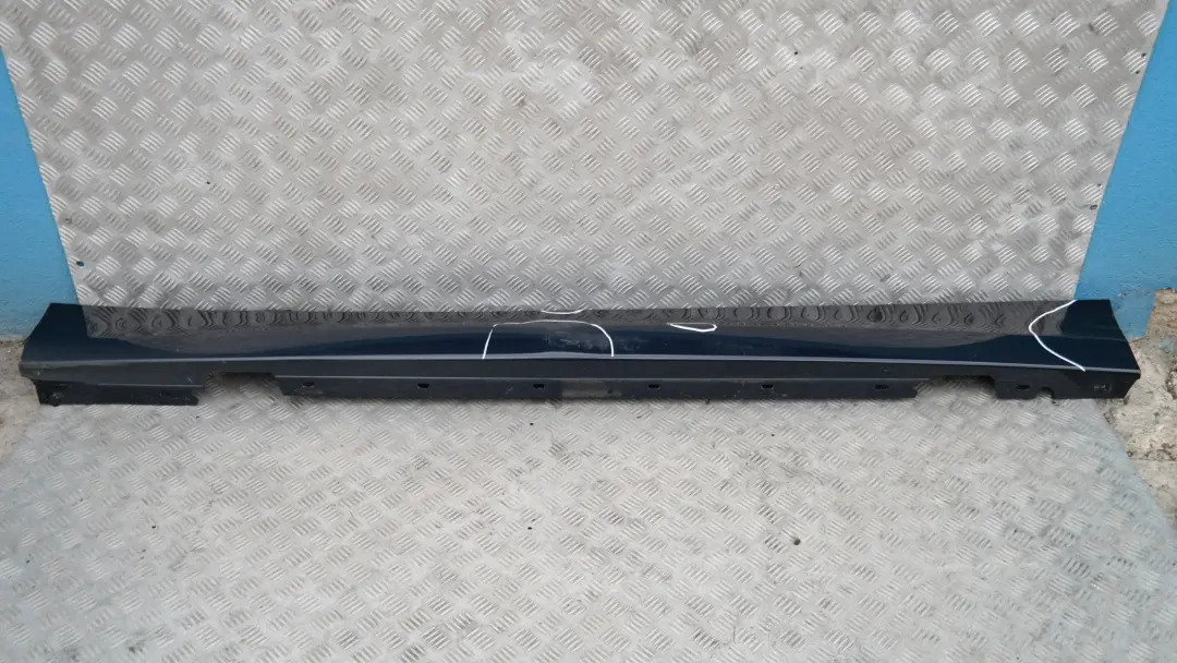 BMW E87 LCI Sill Strip Faldón Lateral Izquierdo Monacoblau Metallic - A35 - SKU 0036145-MB2 - Número de pieza 51770036145