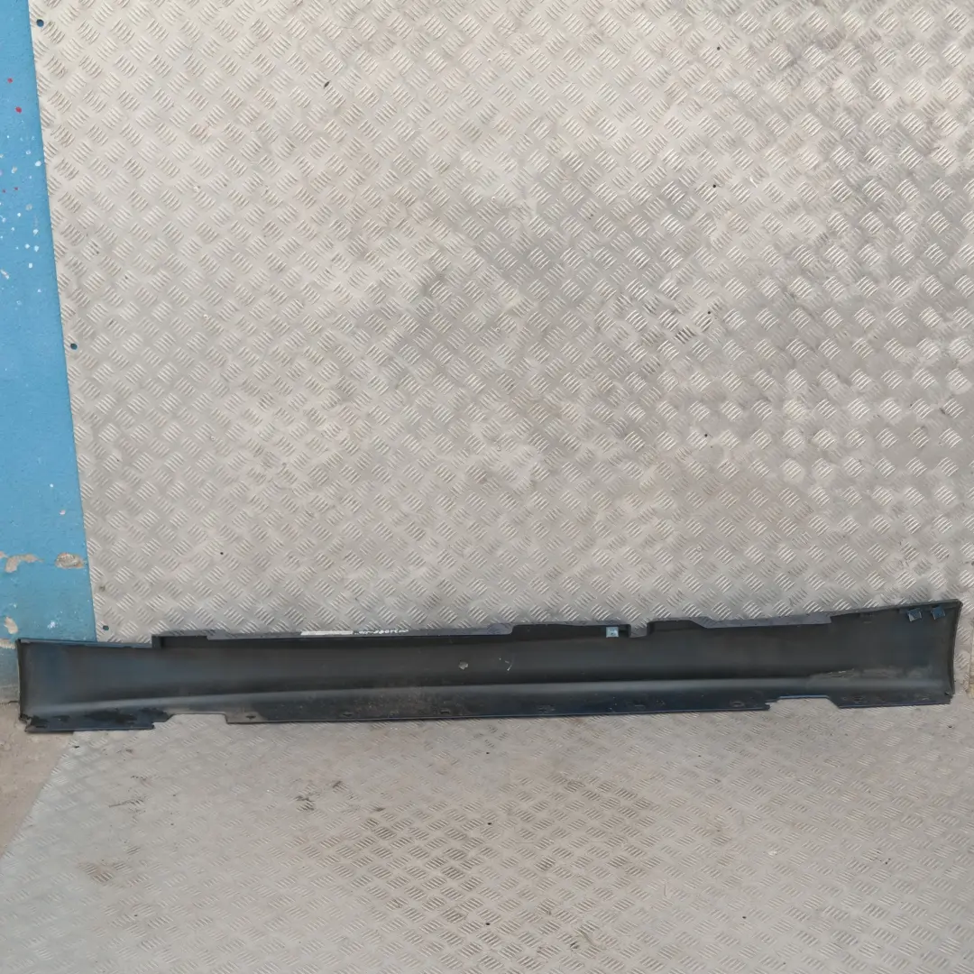 Nakładka próg prawy Sydney Blau A19 do BMW 1 E87 o numerze 32948 BMW 1 E87 Nakładka próg prawy Sydney Blau A19 - SKU 0032948-SYD15 - Numer Części 32948