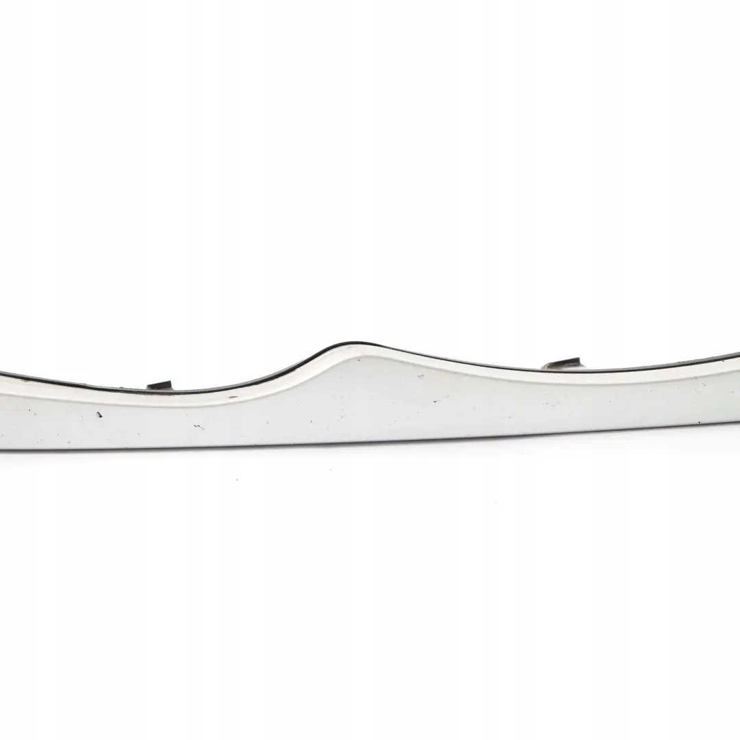 Copertura griglia faro anteriore destra O/S Trim Titansilber Argento 354 per BMW E46 con numero di parte 0030405 BMW E46 Copertura griglia faro anteriore destra O/S Trim Titansilber Argento 354 - SKU P0030405-TS - Numero di parte 0030405