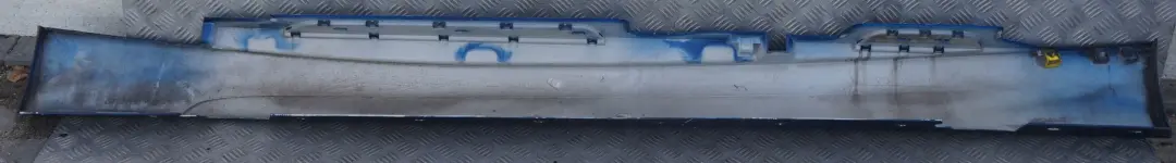 Nakładka listwa próg prawy M-Pakiet do BMW E87 o numerze 51770033556-LMB1 BMW E87 Nakładka listwa próg prawy M-Pakiet - SKU 0033556-LMB2 - Numer Części 51770033556-LMB1