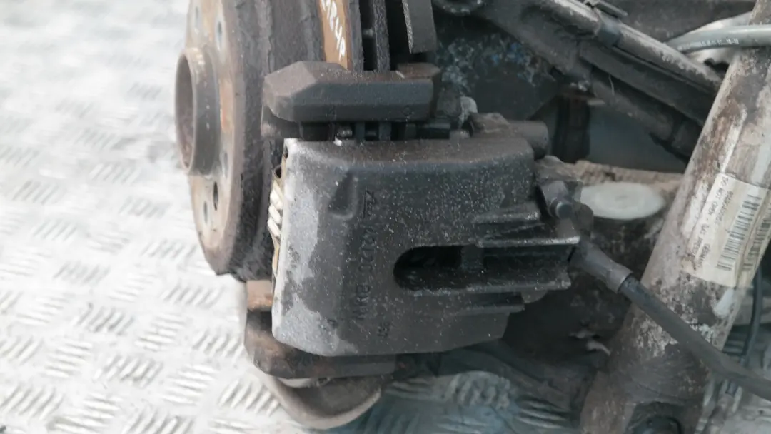 BMW E61 530d Posteriore Sinistra Molla Sospensioni Cuscinetto Perno - SKU 6766587-1 - Numero di parte 33526766587