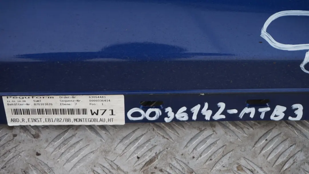 Listello Portiera Apertura Gonna Destra Montegoblau Blau per BMW E81 E82 E88 con numero di parte 36142 BMW E81 E82 E88 Listello Portiera Apertura Gonna Destra Montegoblau Blau - SKU 0036142-MTB3 - Numero di parte 36142