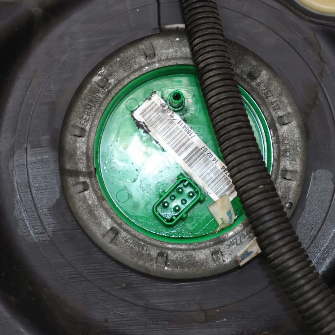 Completo Serbatoio Carburante Benzina per BMW E65 E66 E67 con numero di parte 6764960 BMW E65 E66 E67 Completo Serbatoio Carburante Benzina - SKU 7199708 - Numero di parte 6764960