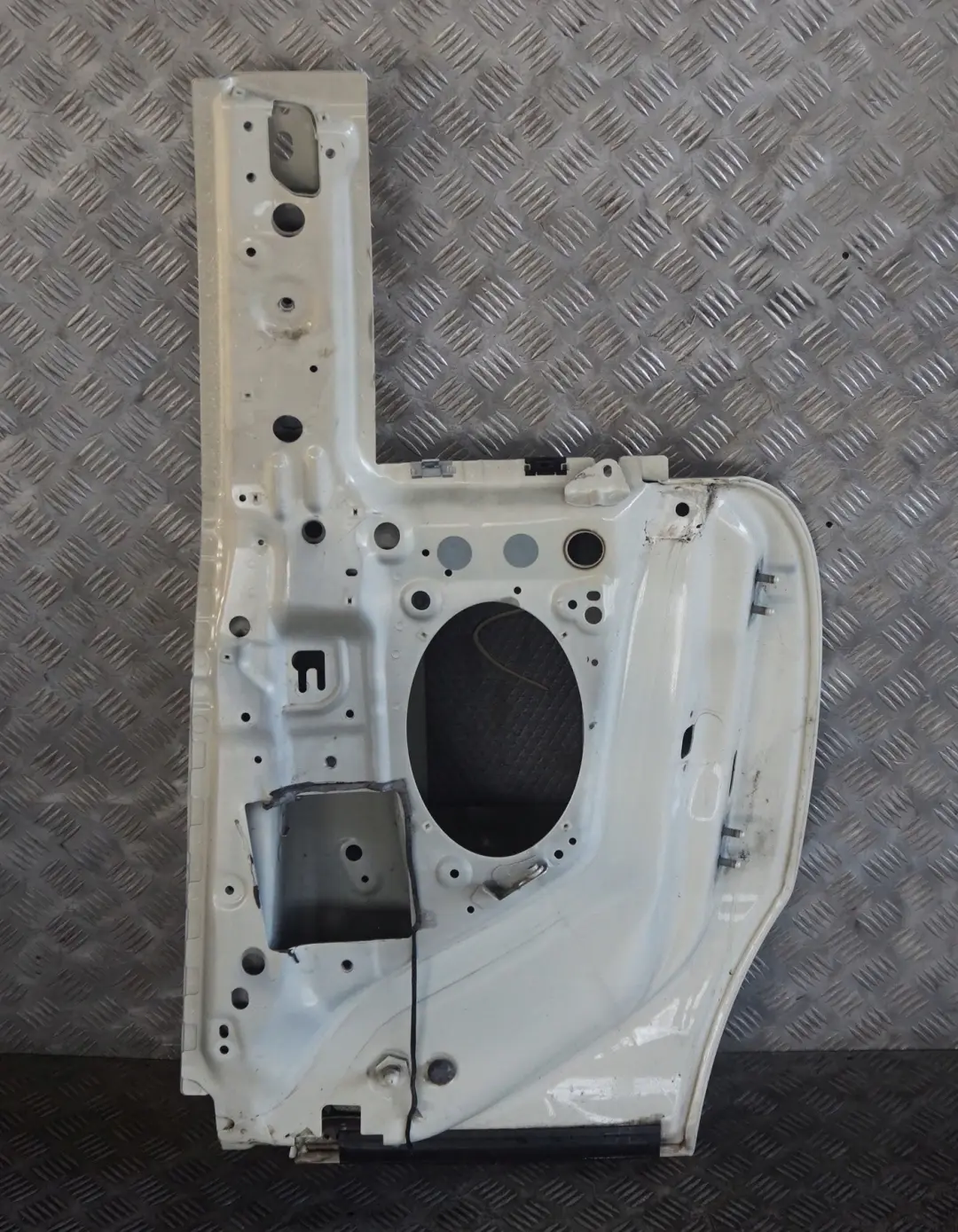 Puerta Trasera Derecha Club Door Pepper White - 850 para Mini Clubman R55 1 con número de pieza 7312189 Mini Clubman R55 1 Puerta Trasera Derecha Club Door Pepper White - 850 - SKU 7312189-PW1 - Número de pieza 7312189