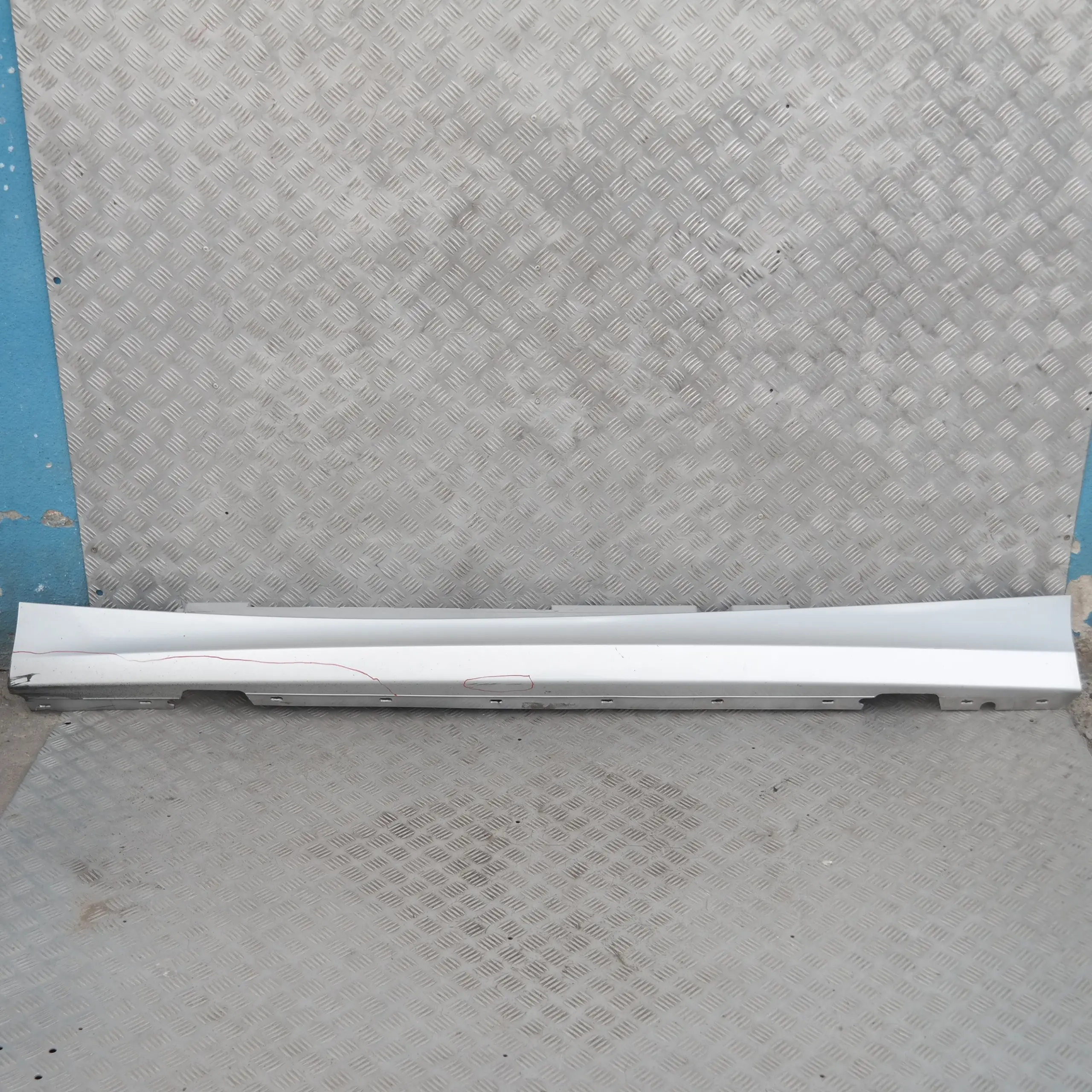 BMW 1 SERIES 14 E87N LCI Sill strip side skirt left N/S Titansilber Silver 354