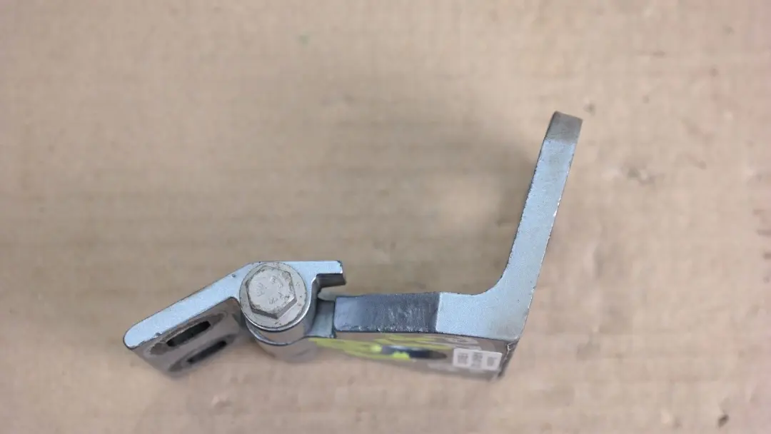 Zawias drzwi górny prawy do BMW E83 X3 o numerze 3402820 BMW E83 X3 Zawias drzwi górny prawy - SKU 3422370-SBG - Numer Części 3402820