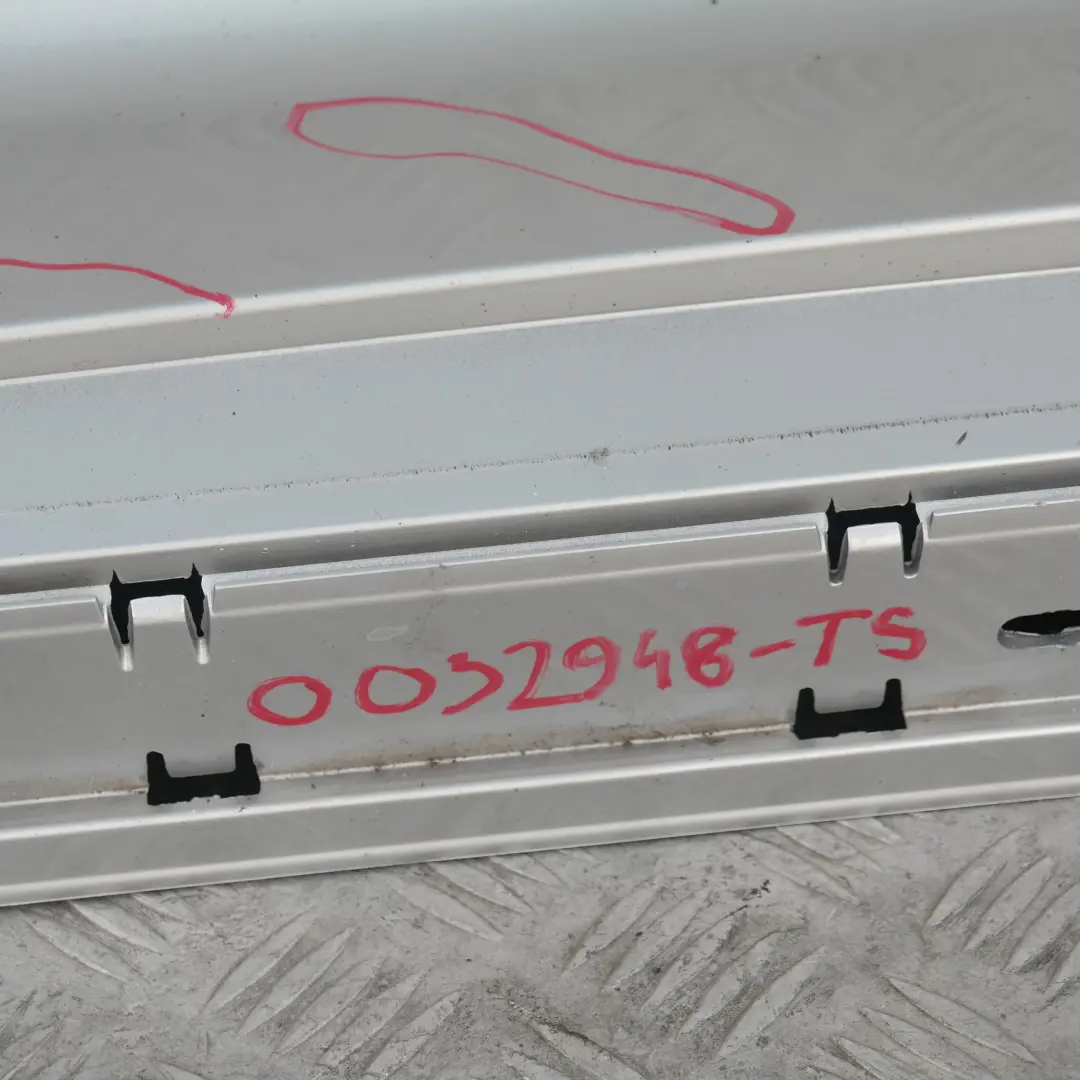 BMW E87 Nakładka próg prawy titansilber 354 - SKU 0032948-TS - Numer Części 32948