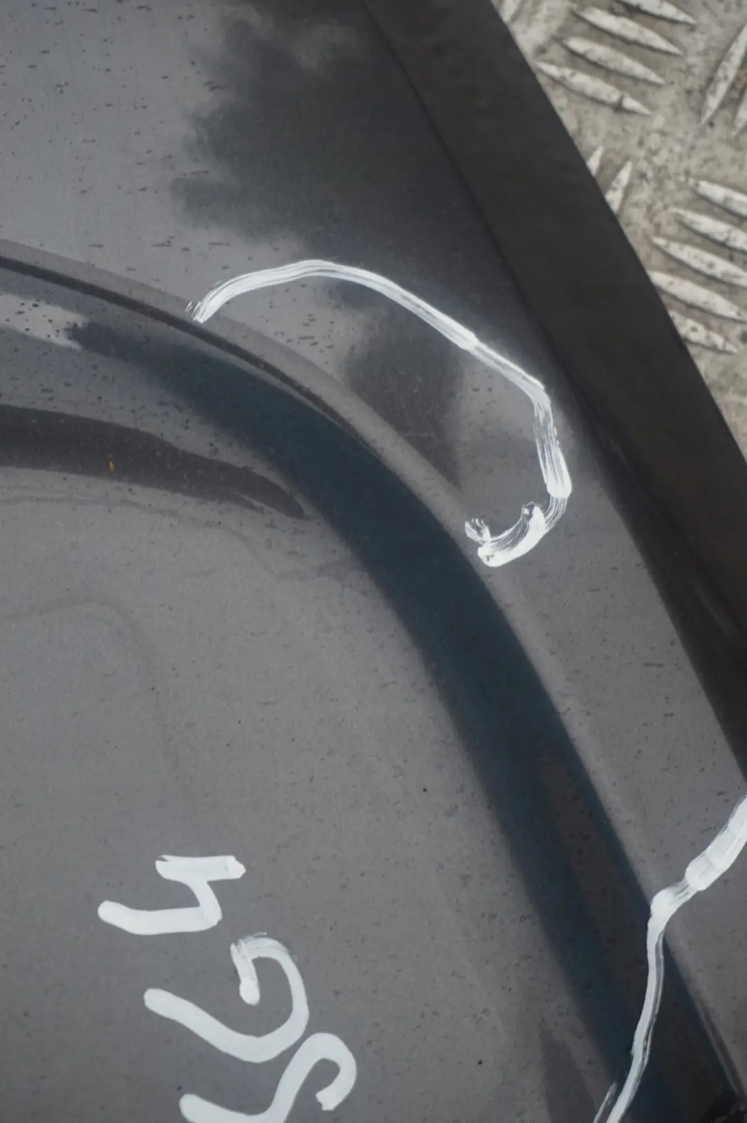 Klapa pokrywa bagażnika sparkling graphite do BMW E91 o numerze 7166105 BMW E91 Klapa pokrywa bagażnika sparkling graphite - SKU 7166105-SG4 - Numer Części 7166105