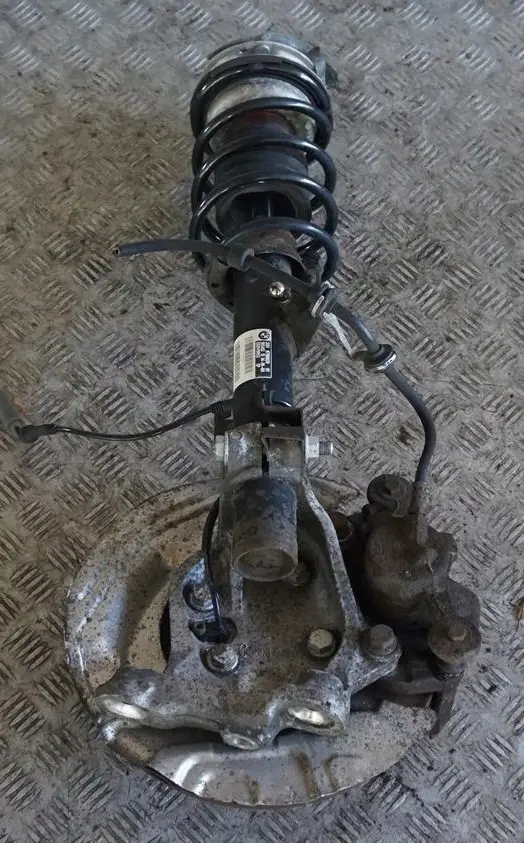 N47 M Sport Delantero Derecho Muelle Strut Freno Suspensión Pata para BMW E88 118d con número de pieza 6786028 BMW E88 118d N47 M Sport Delantero Derecho Muelle Strut Freno Suspensión Pata - SKU 6786028-2 - Número de pieza 6786028