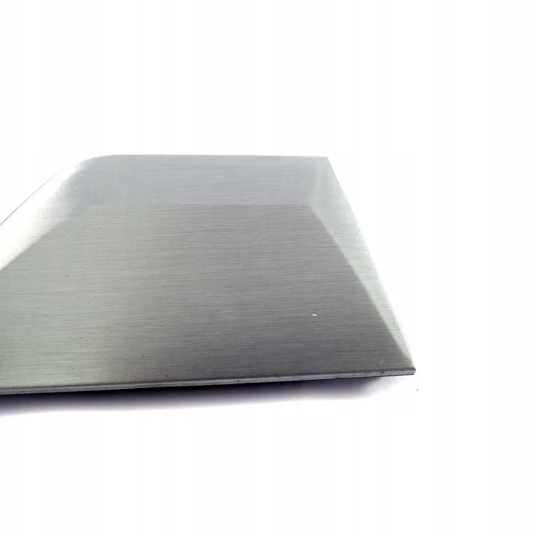 Junta Tapa Puerta Delantera Izquierda para Mercedes W204 con número de pieza A2047201722 Mercedes W204 Junta Tapa Puerta Delantera Izquierda - SKU A2047201722 - Número de pieza A2047201722