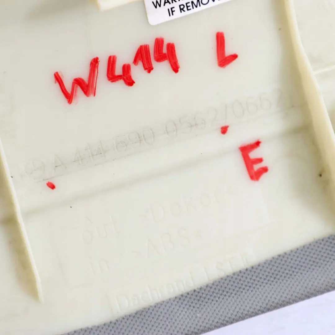 Mercedes-Benz Vaneo W414 Dach Leiste Links Verkleidung Grau für mit Teilenummer A4146900562 Mercedes-Benz Vaneo W414 Dach Leiste Links Verkleidung Grau - SKU A4146900562 - Teilenummer A4146900562