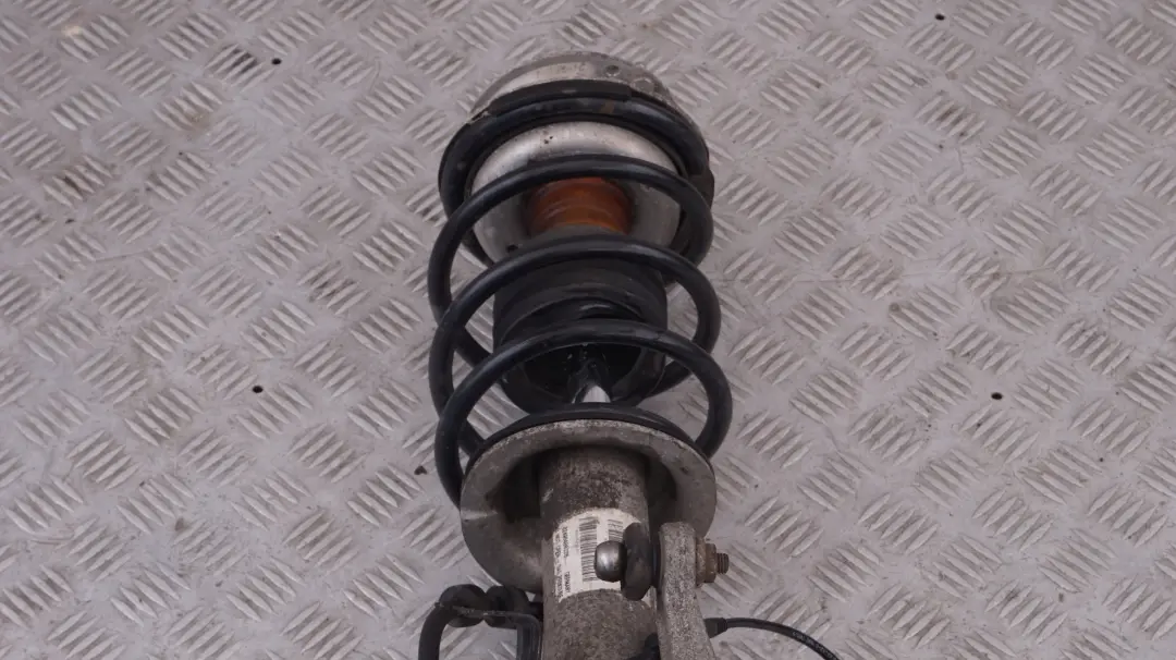 N53 Zwrotnica amortyzator lewy do BMW E60 LCI 525i o numerze 6775055 BMW E60 LCI 525i N53 Zwrotnica amortyzator lewy - SKU 6775055-2 - Numer Części 6775055