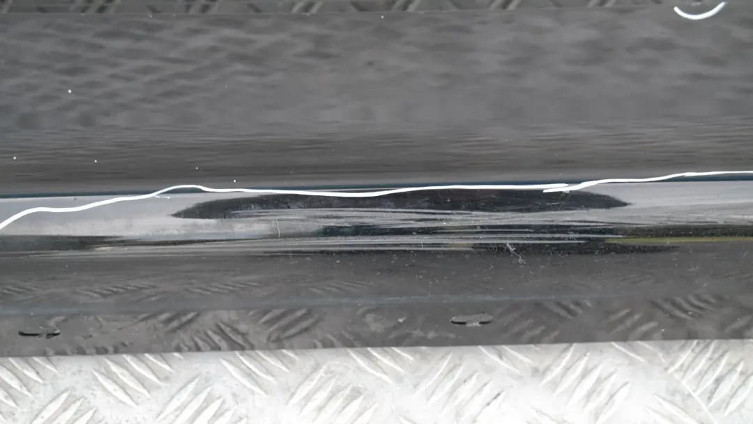 Sill strip side skirt right O/S BLACK 2 SCHWARZ II - 668 to BMW 1 SERIES 7 E87 with Part number 51770032948 BMW 1 SERIES 7 E87 Sill strip side skirt right O/S BLACK 2 SCHWARZ II - 668 - SKU 0032948-SCH7 - Part number 51770032948