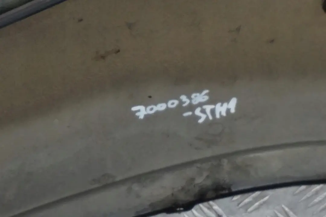 Błotnik prawy przód Stahlgrau do BMW E53 X5 o numerze 7000386 BMW E53 X5 Błotnik prawy przód Stahlgrau - SKU 7000386-STH1 - Numer Części 7000386